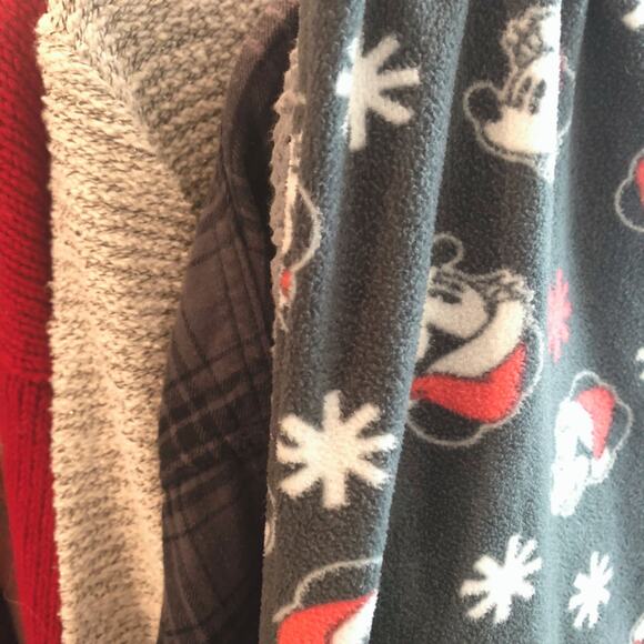 Disney Mickey Mouse Santa Hat Christmas Print Dark Green Jogger Pajama Pants - Picture 7 of 7